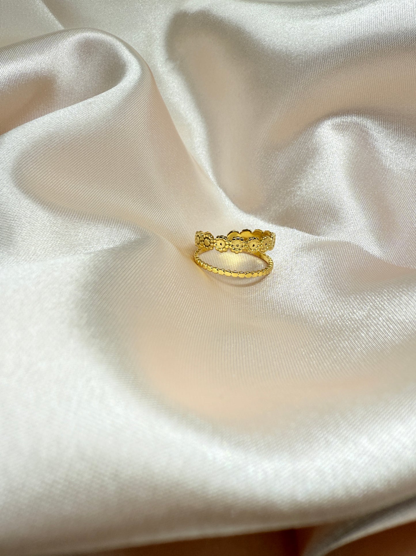 Classic american style ring