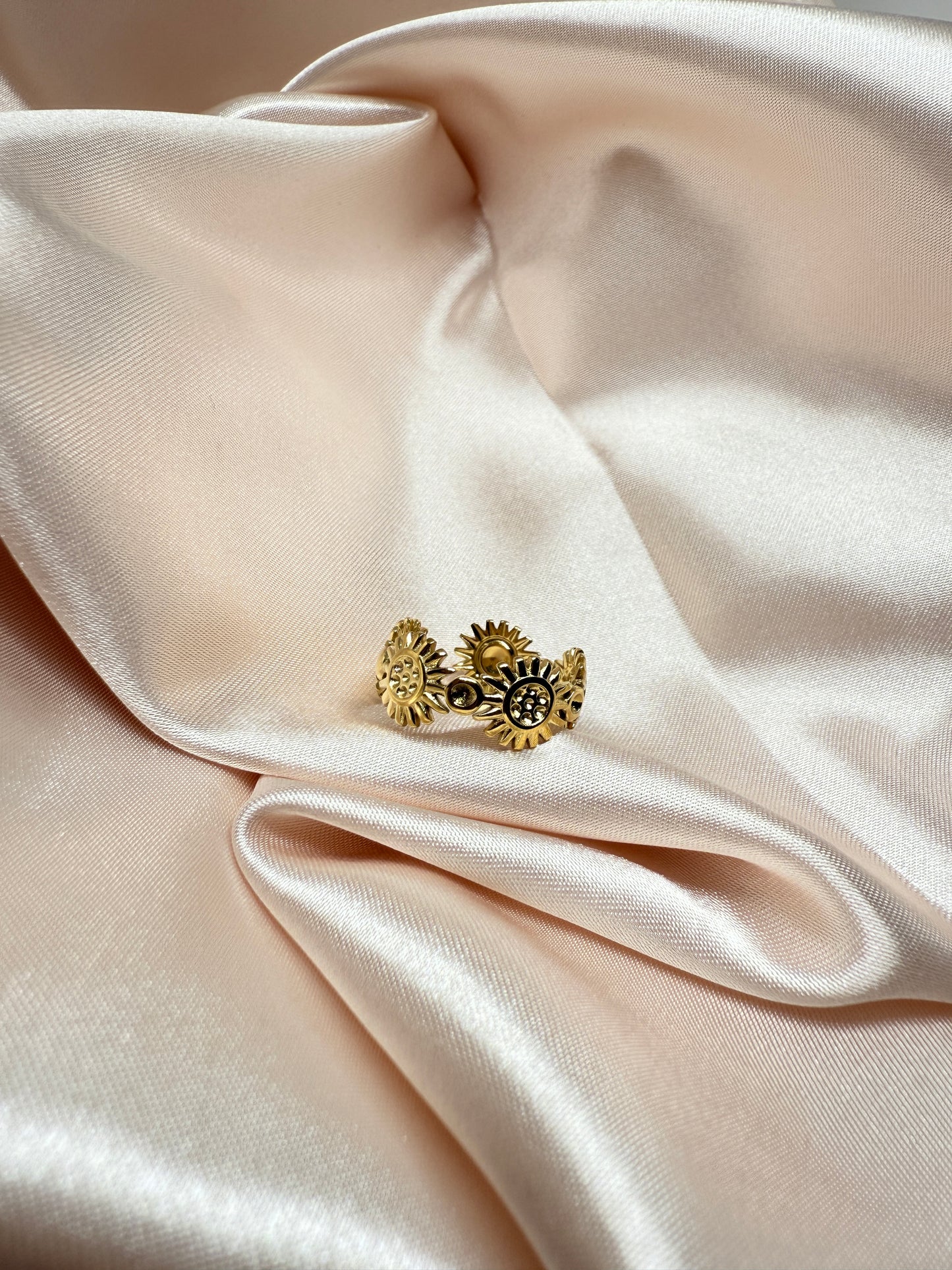 Sunflower ring