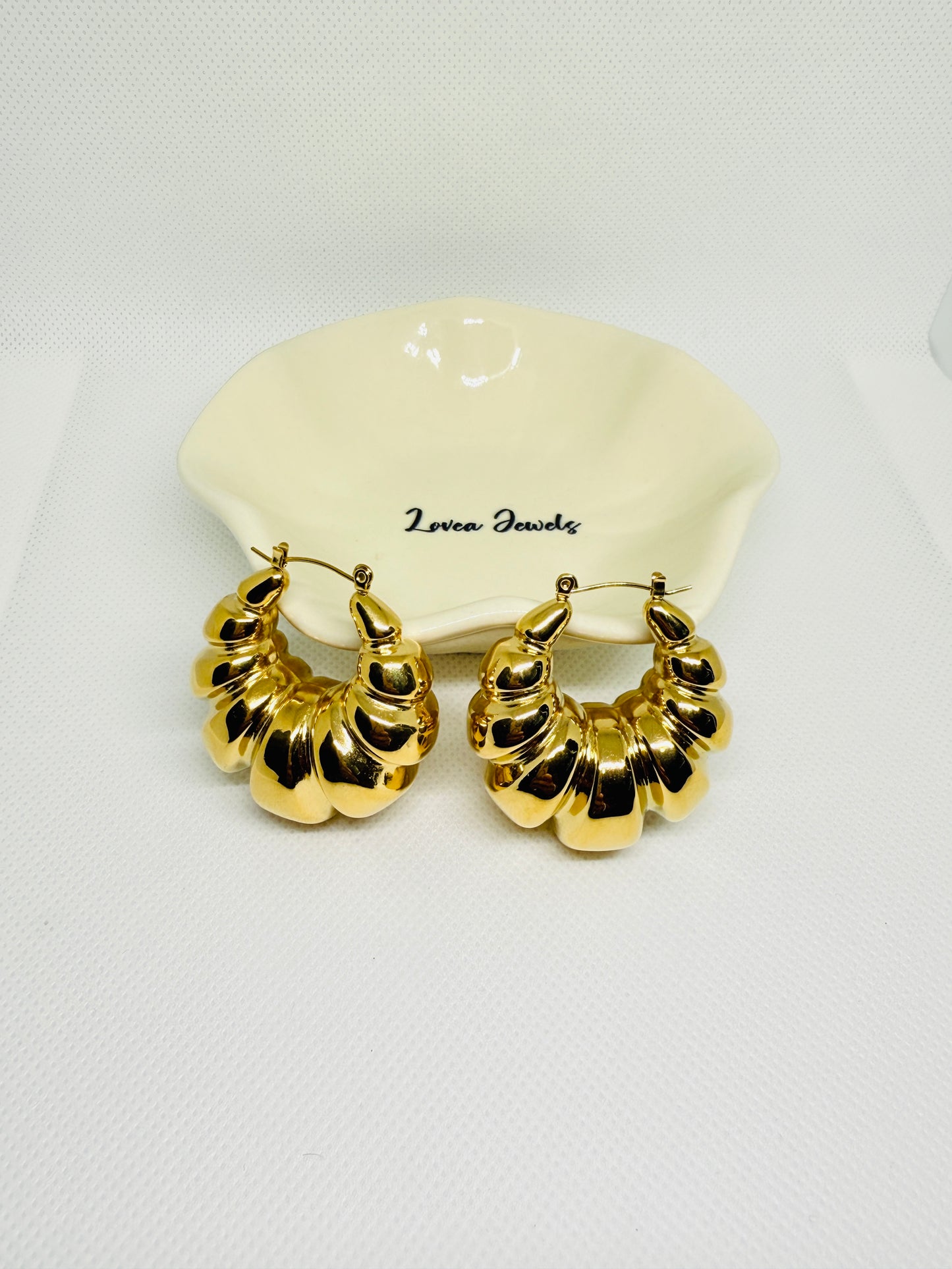 Exaggerated Croissant hollow out earrings