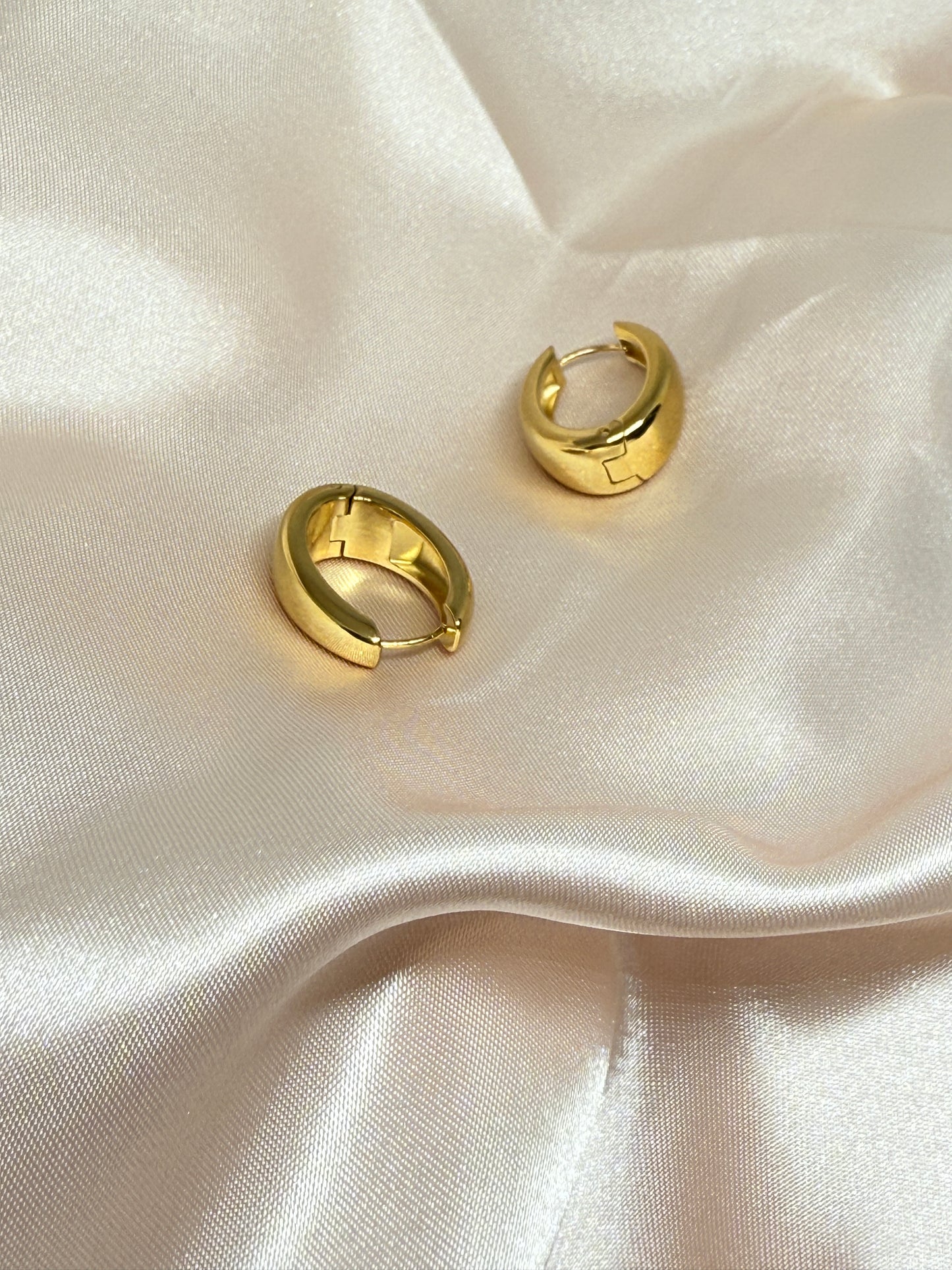 Teardrop hoops