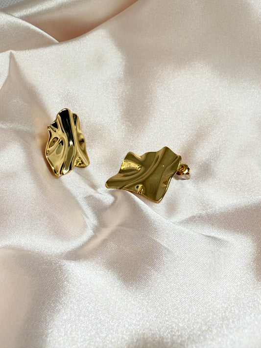 Hammer pattern geometrical earring