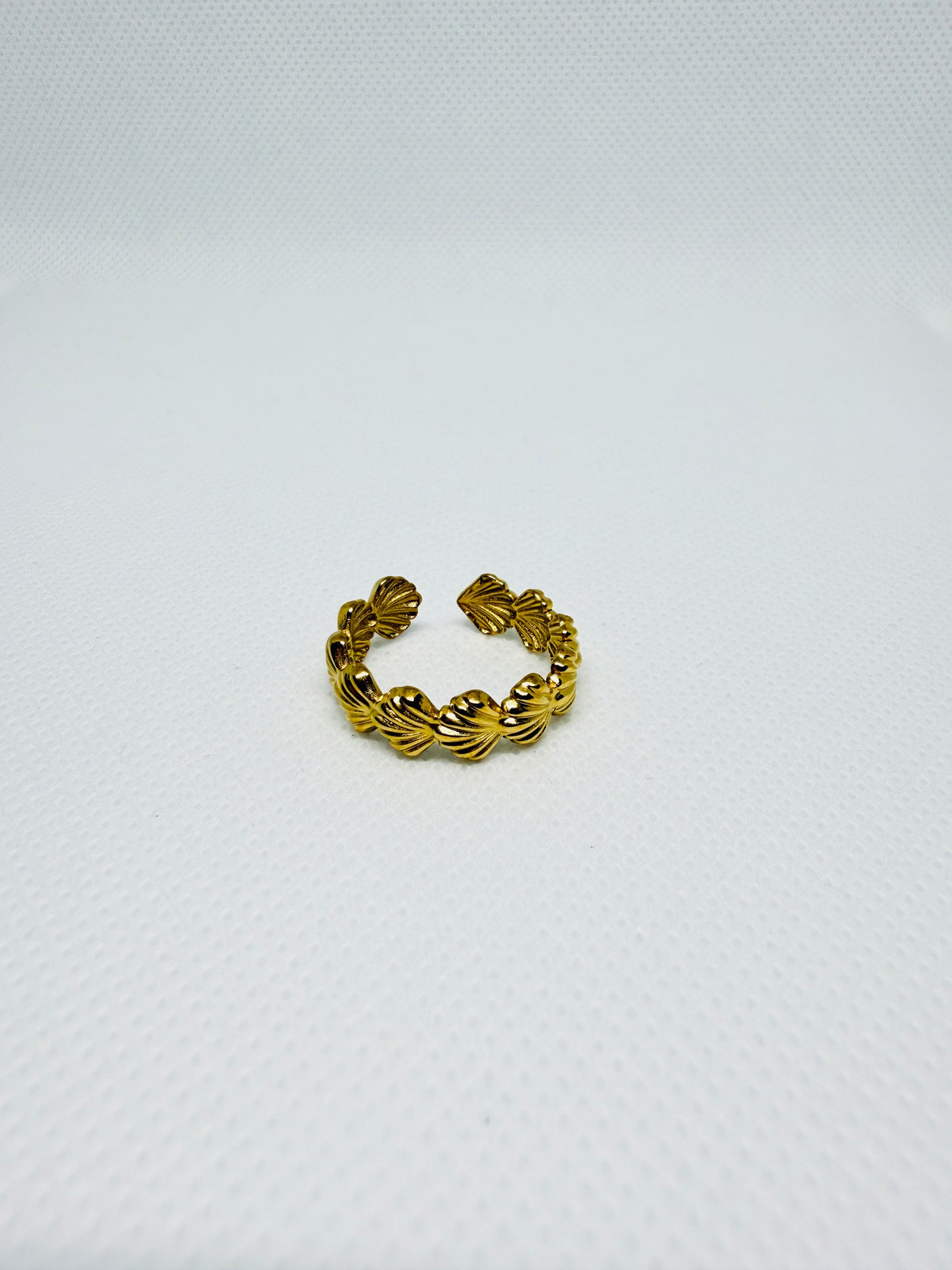 Ocean conch shell ring