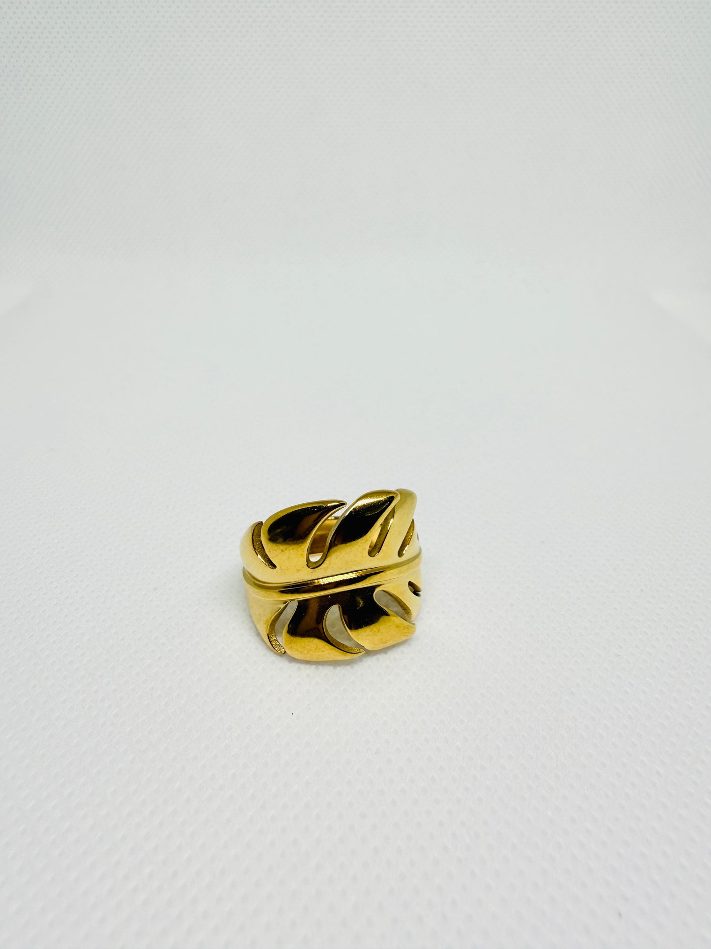 Leaf shape adjustable ring