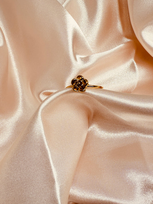 Pretty rose flower ring