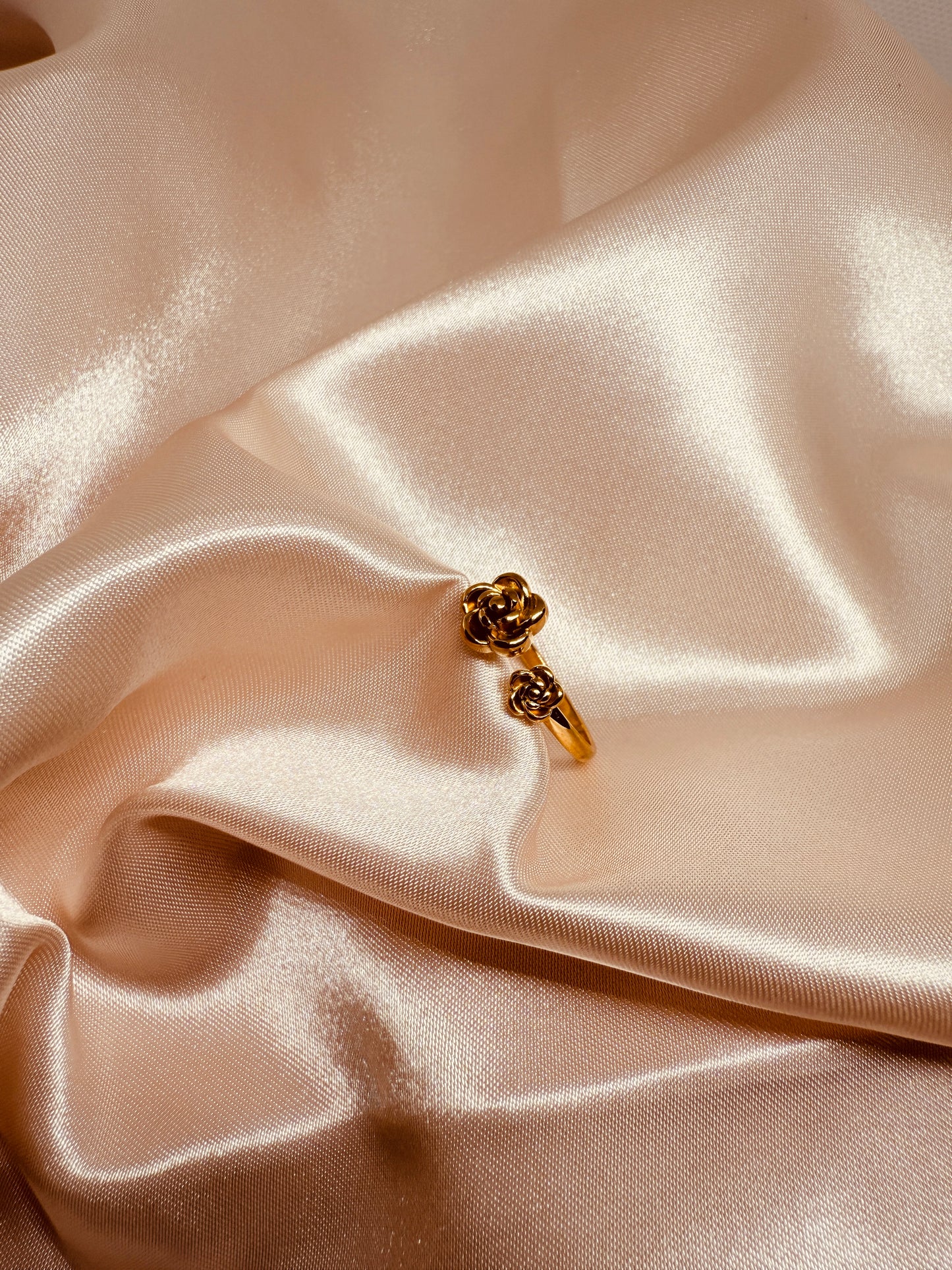 Flower decor valentine ring