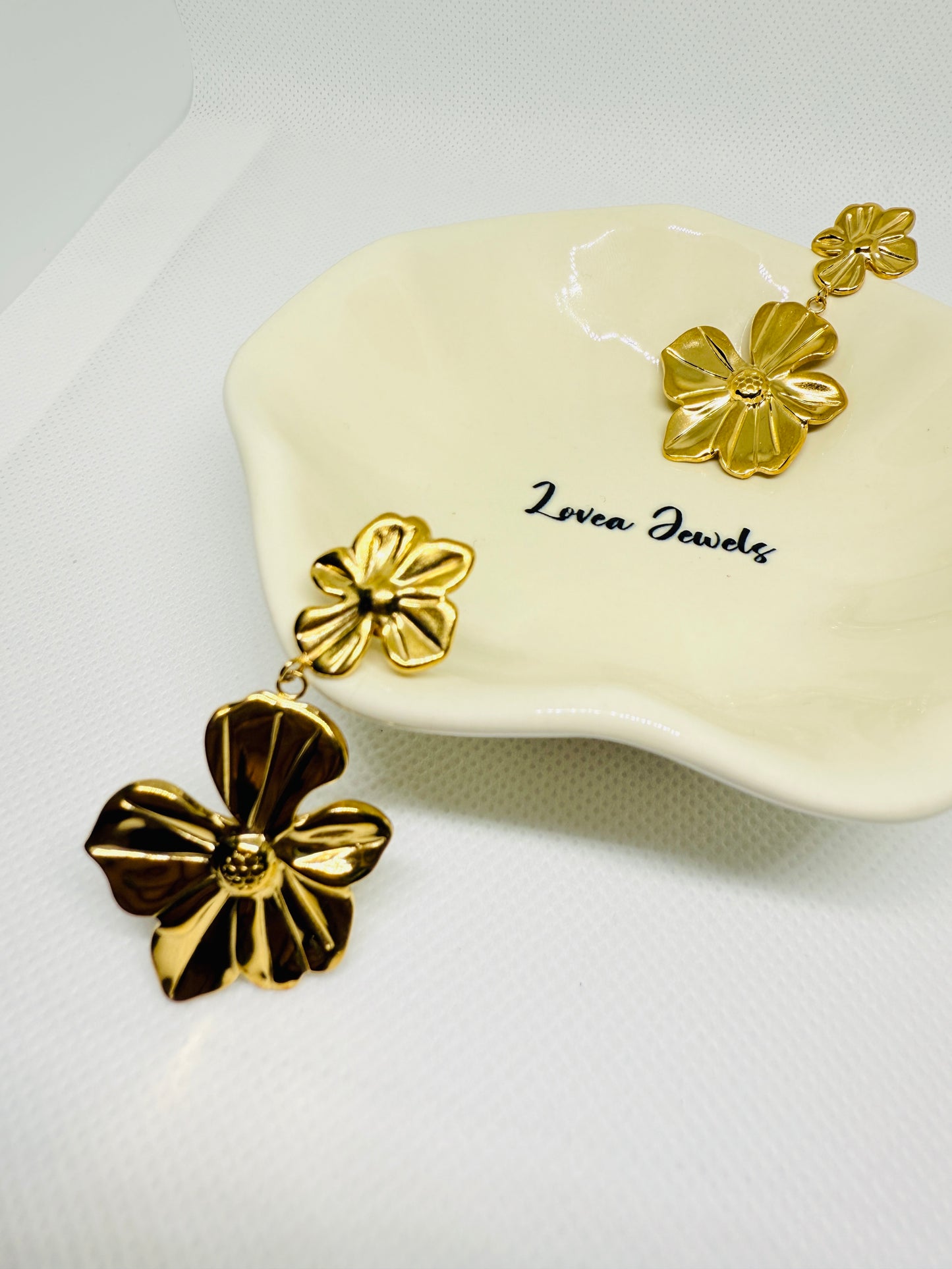 Flower drop earring