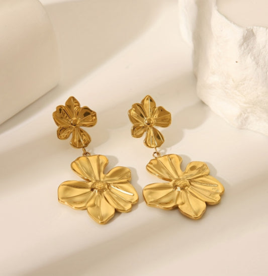 Flower drop earring