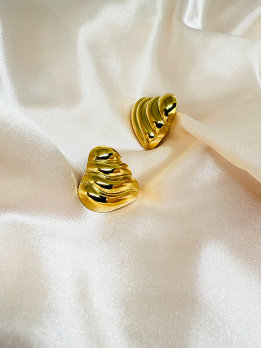 Wavy heart shaped studs