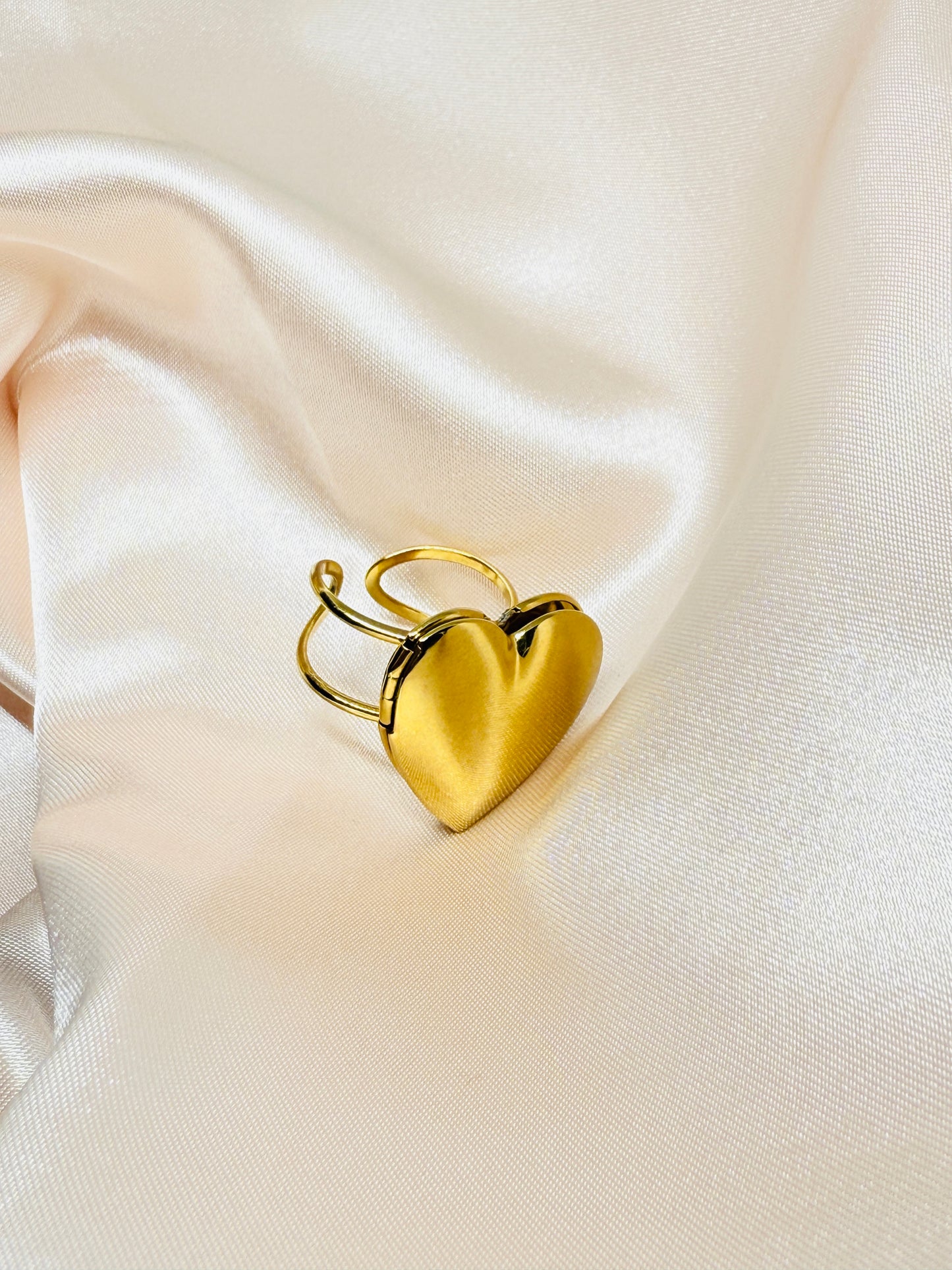 Golden heart locker ring