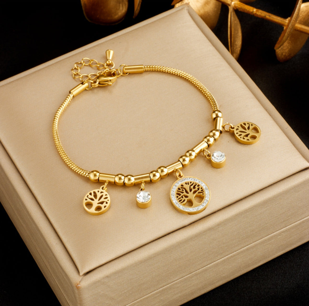 Diamond inlaid hollow life tree bracelet