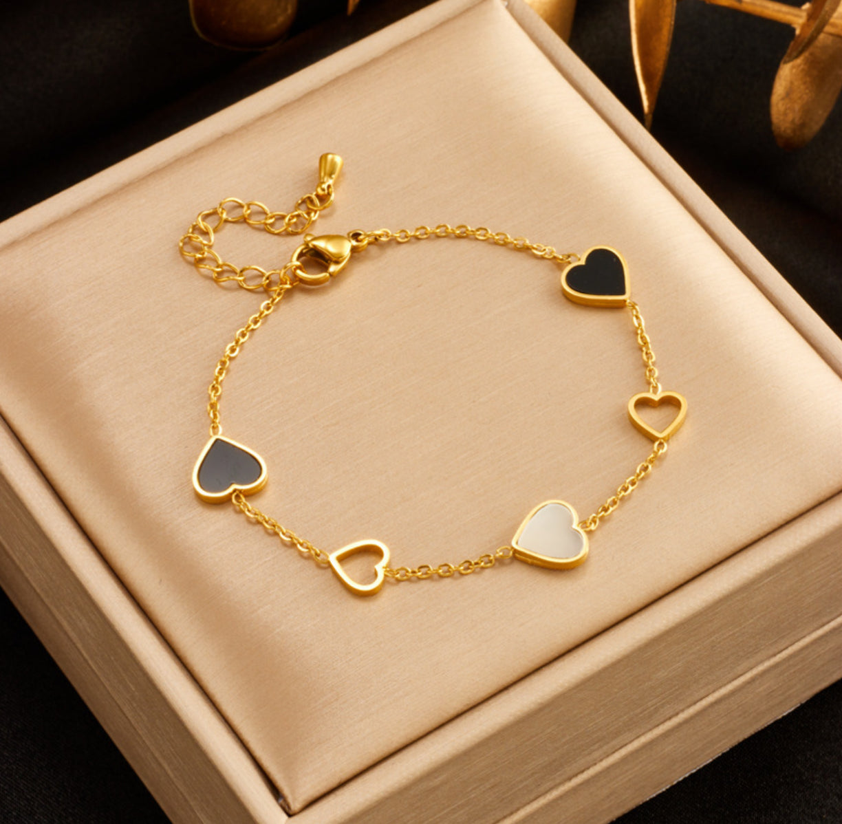 Five hearts bracelet