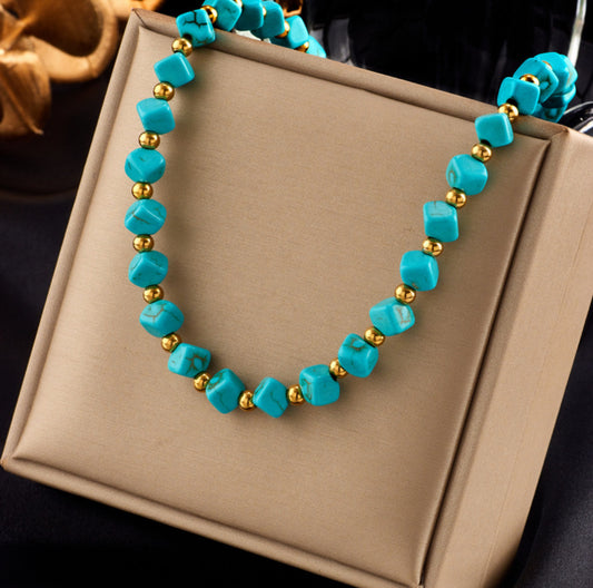 Retro style turquoise beaded necklace