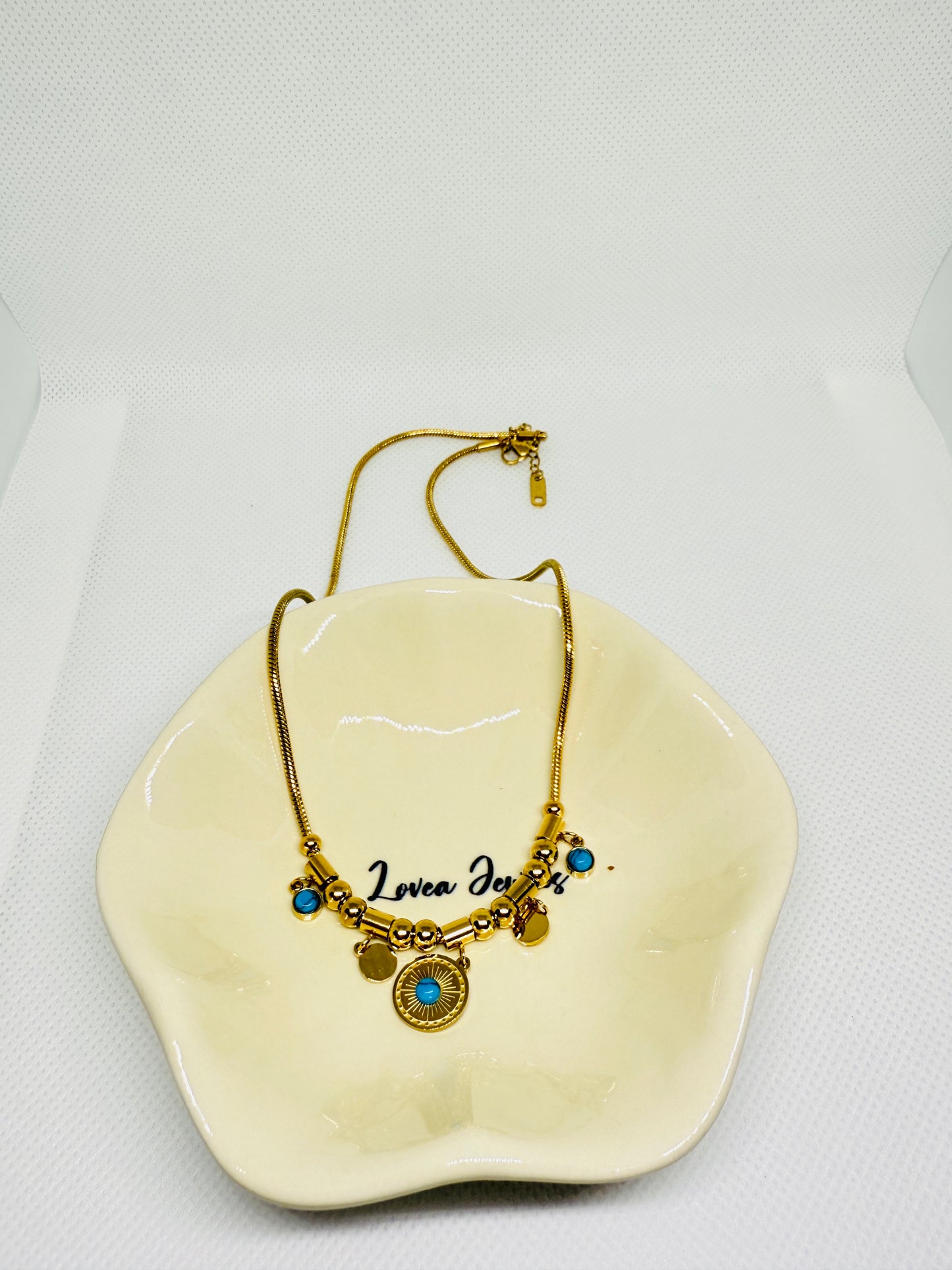 Daisy round turquoise pendant