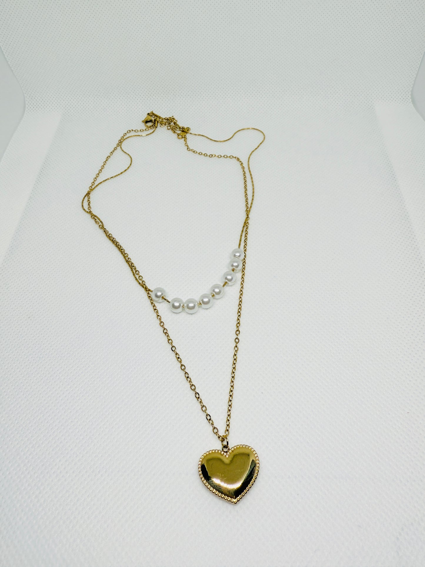 Pearly chic heart pendant