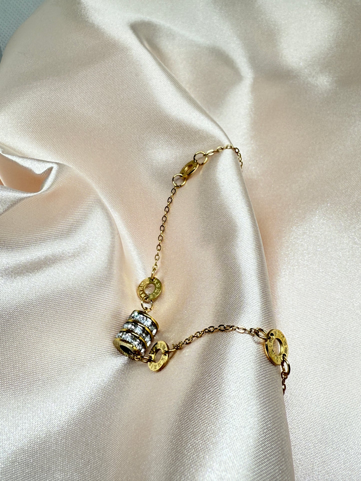 Trendy roman summer niche bracelet