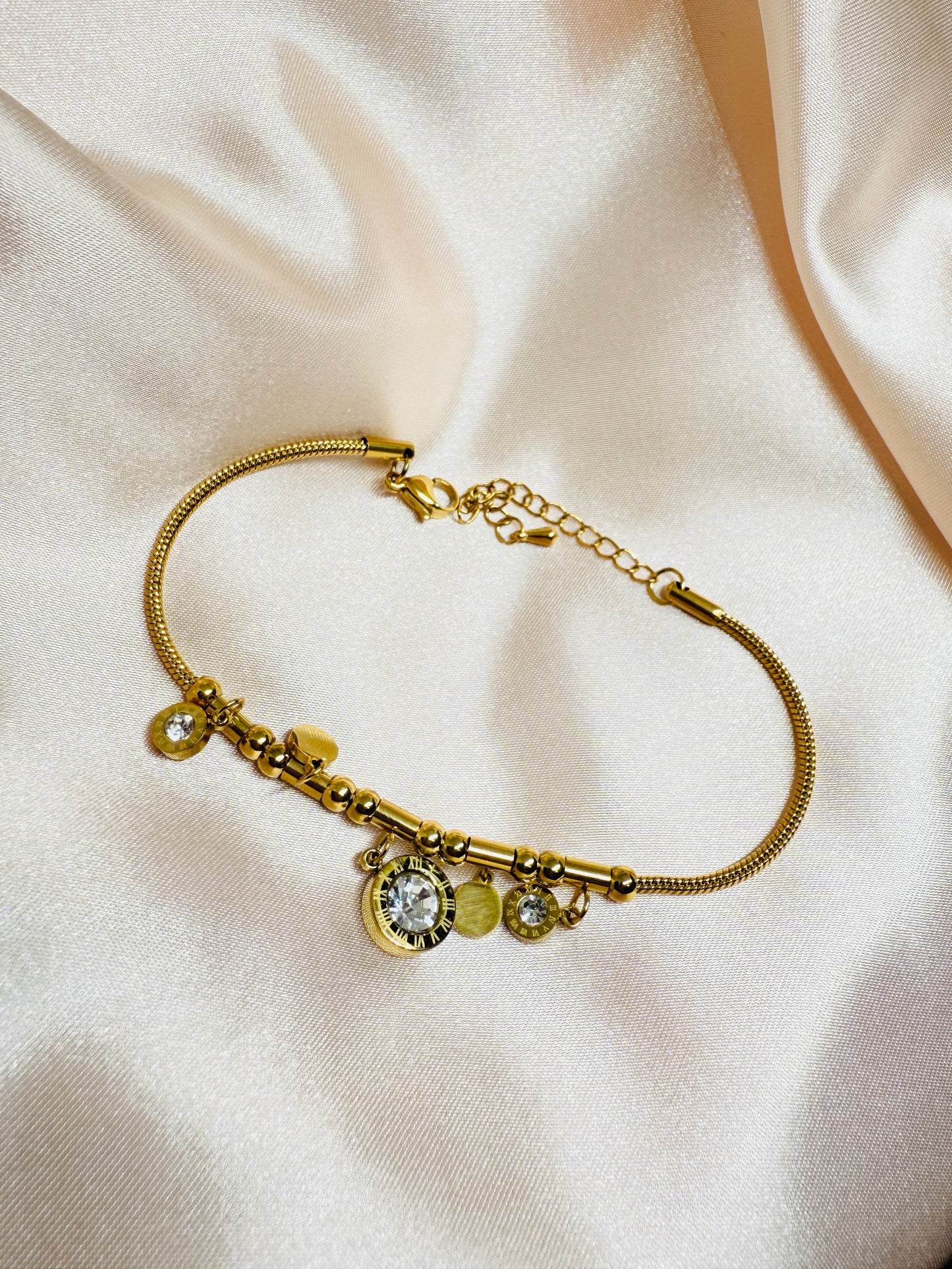 Roman numeric charms bracelet