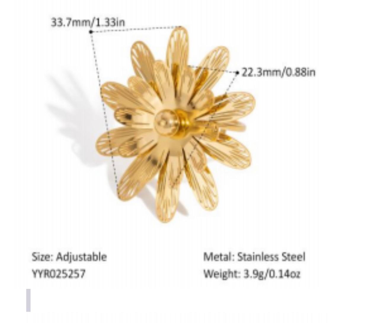 Elegant floral ring
